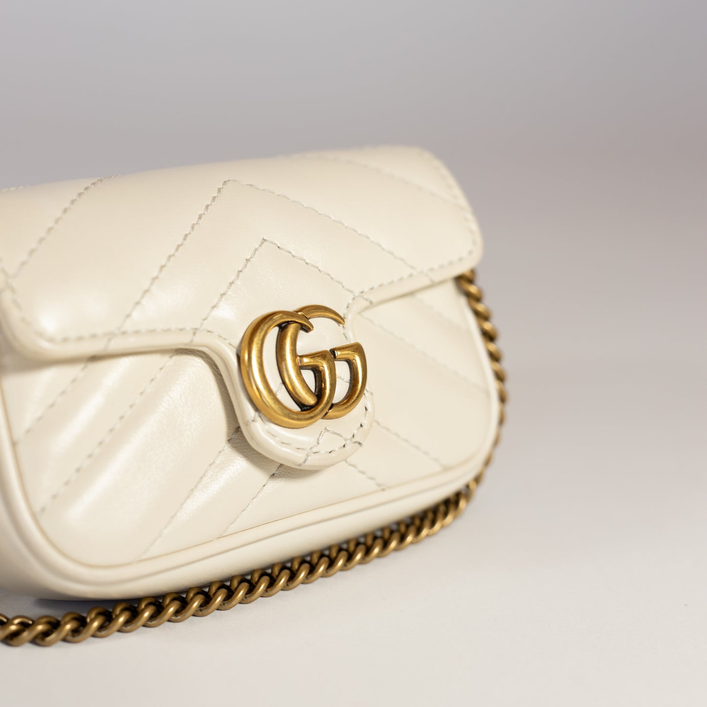 Gucci GG Marmont Matelassé Leather Chain Pouch